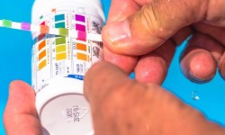 Mantener limpia la piscina (III): Elementos químicos en tu Piscina de Obra