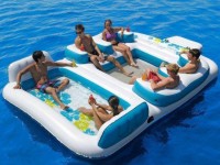 Tres colchonetas curiosas para la piscina
